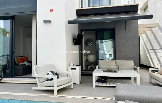 Resale - Villa - Orihuela Costa - Villamartín