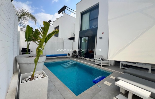 Resale - Villa - Orihuela Costa - Villamartín