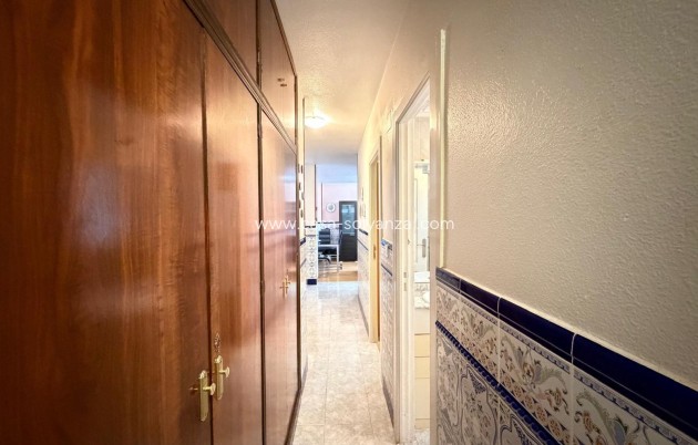 Resale - Apartment / flat - Torrevieja - Playa del Cura