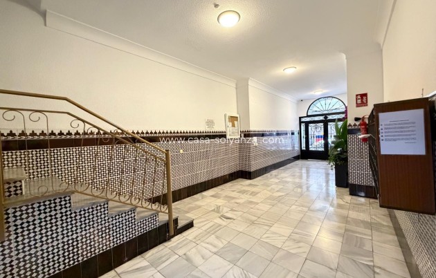 Resale - Apartment / flat - Torrevieja - Playa del Cura