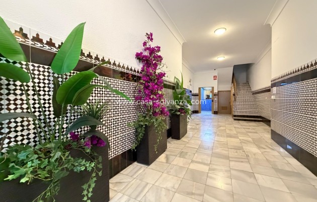 Resale - Apartment / flat - Torrevieja - Playa del Cura