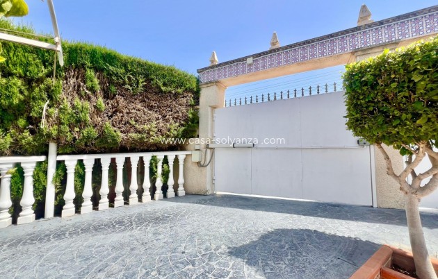 Resale - Villa - Torrevieja - Los Balcones