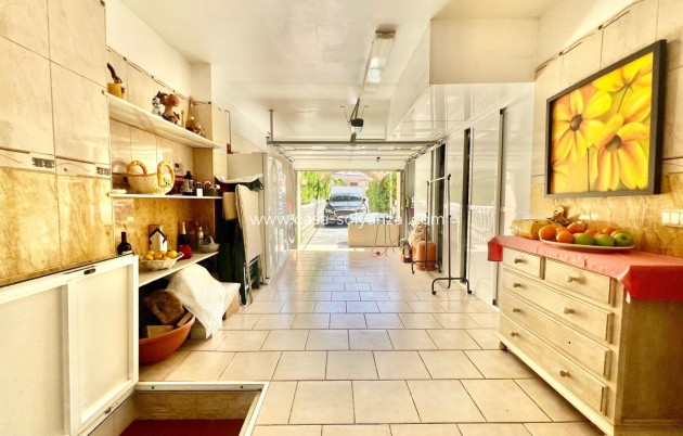 Resale - Villa - Torrevieja - Los Balcones
