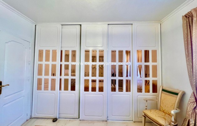 Resale - Villa - Torrevieja - Los Balcones
