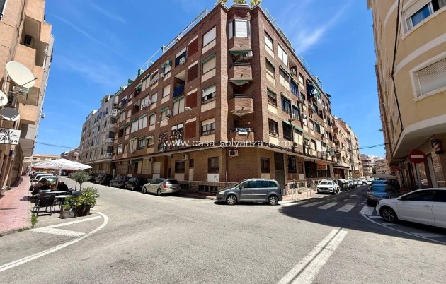 Resale - Apartment / flat - Torrevieja - Playa del Cura