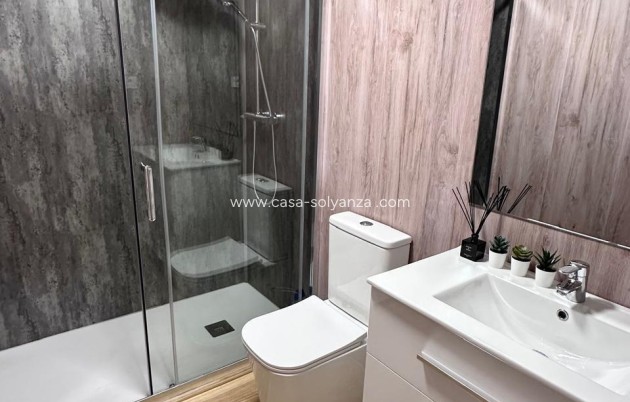 Resale - Apartment / flat - Torrevieja - Estacion Autobuses
