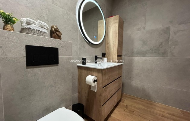 Resale - Apartment / flat - Torrevieja - Estacion Autobuses