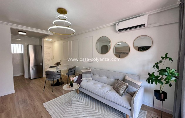 Resale - Apartment / flat - Torrevieja - Habaneras