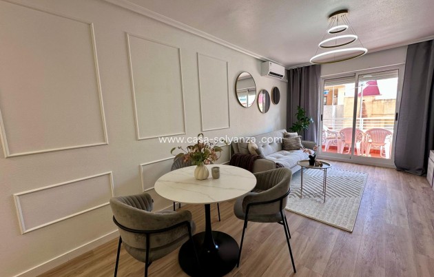 Resale - Apartment / flat - Torrevieja - Habaneras