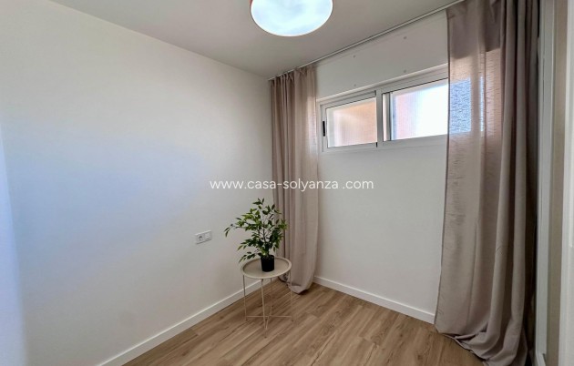 Resale - Apartment / flat - Torrevieja - Habaneras