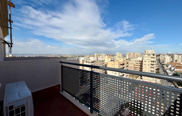 Resale - Apartment / flat - Torrevieja - Nueva Torrevieja