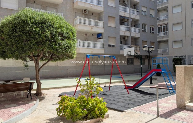 Herverkoop - Appartement / flat - Torrevieja - Estacion Autobuses