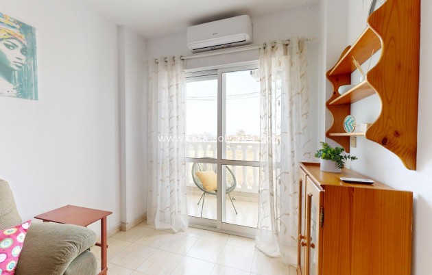 Herverkoop - Appartement / flat - Torrevieja - Estacion Autobuses