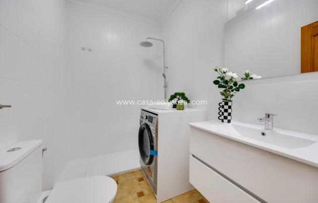 Resale - Apartment / flat - Torrevieja - Playa del Cura