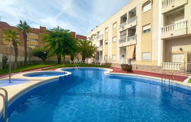 Resale - Apartment / flat - Torrevieja - Estacion Autobuses