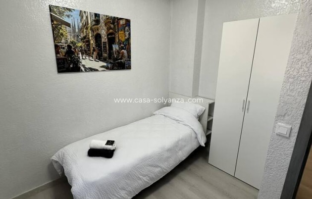 Resale - Apartment / flat - Torrevieja - Center