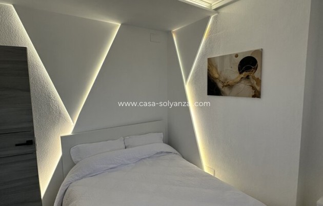 Resale - Apartment / flat - Torrevieja - Center