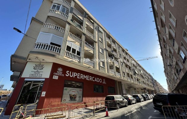 Resale - Apartment / flat - Torrevieja - Center