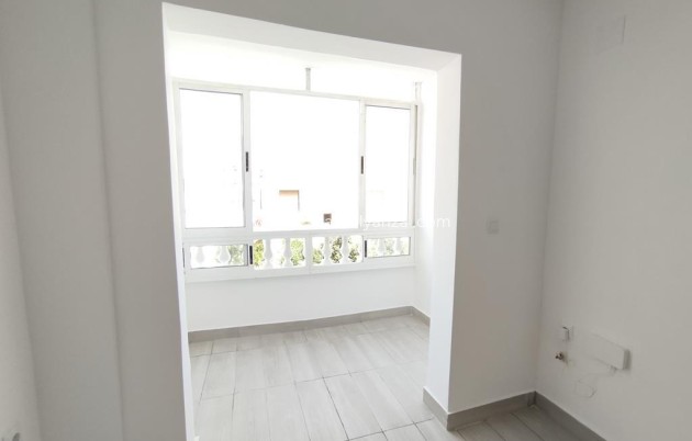 Resale - Apartment / flat - Torrevieja - Habaneras