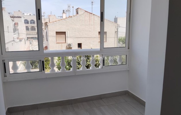 Resale - Apartment / flat - Torrevieja - Habaneras