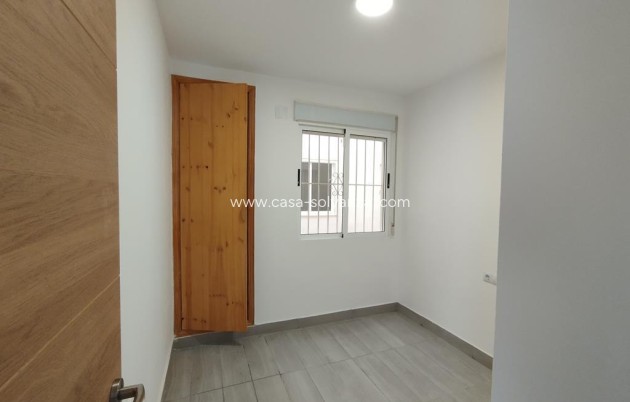 Resale - Apartment / flat - Torrevieja - Habaneras