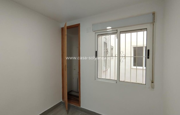 Resale - Apartment / flat - Torrevieja - Habaneras