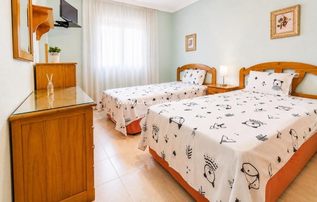 Resale - Apartment / flat - Torrevieja - Habaneras