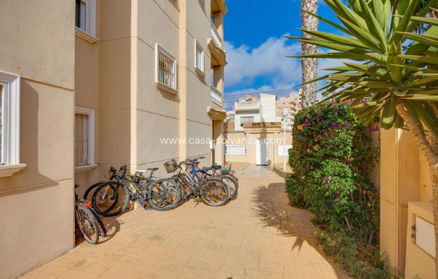 Resale - Apartment / flat - Torrevieja - Nueva Torrevieja