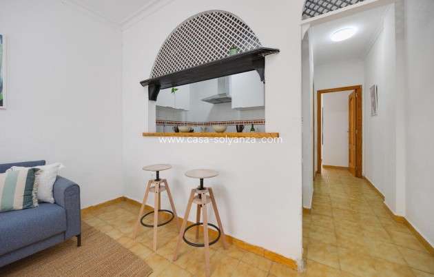 Resale - Apartment / flat - Torrevieja - Estacion Autobuses
