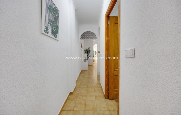 Resale - Apartment / flat - Torrevieja - Estacion Autobuses