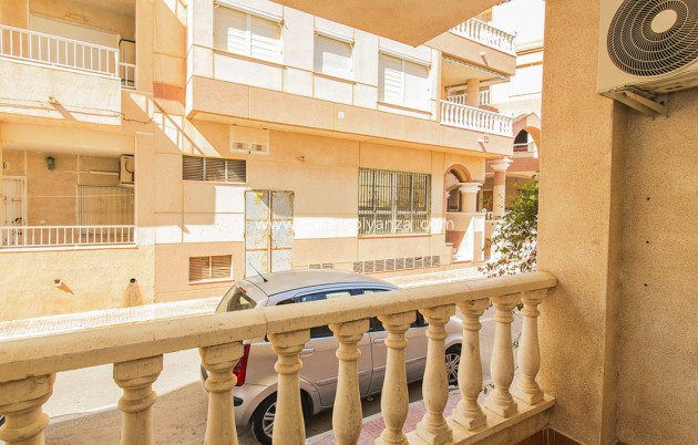 Resale - Apartment / flat - Torrevieja - La Mata