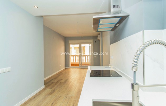 Resale - Apartment / flat - Torrevieja - La Mata