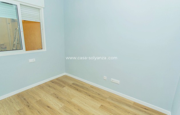 Resale - Apartment / flat - Torrevieja - La Mata