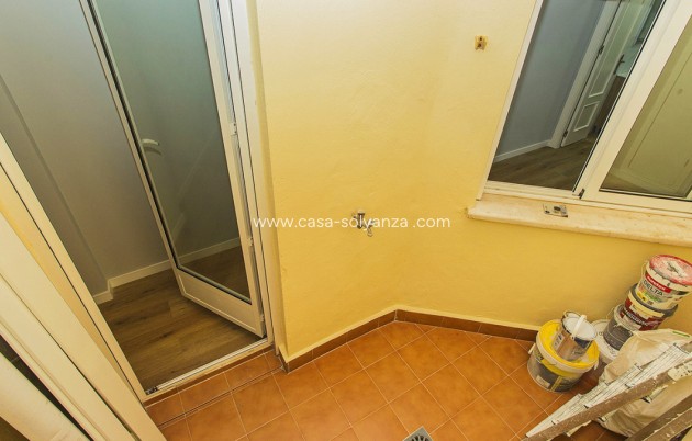 Resale - Apartment / flat - Torrevieja - La Mata