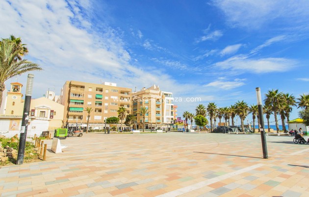 Resale - Apartment / flat - Torrevieja - La Mata