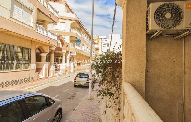 Resale - Apartment / flat - Torrevieja - La Mata