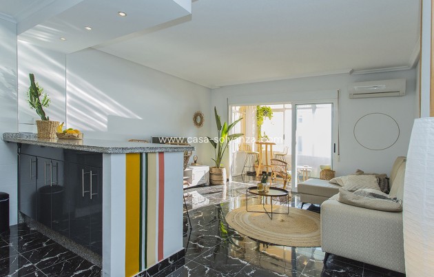 Resale - Apartment / flat - Torrevieja - La Mata