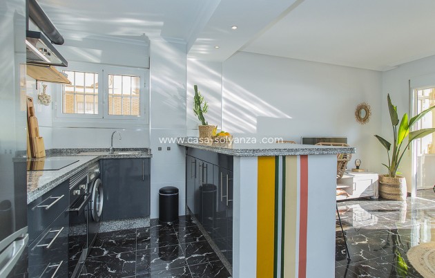 Resale - Apartment / flat - Torrevieja - La Mata