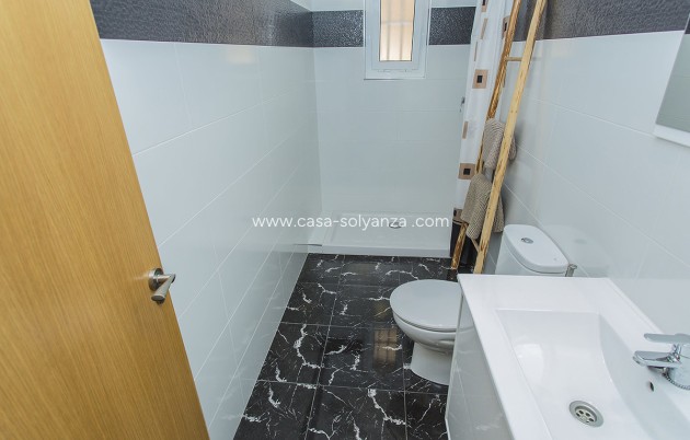 Resale - Apartment / flat - Torrevieja - La Mata