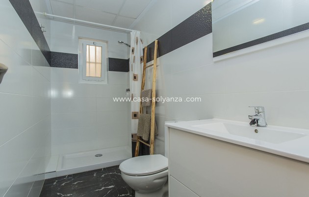 Resale - Apartment / flat - Torrevieja - La Mata
