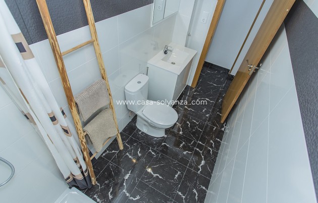 Resale - Apartment / flat - Torrevieja - La Mata
