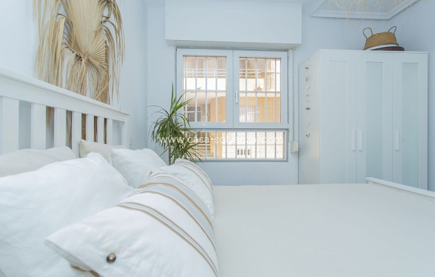 Resale - Apartment / flat - Torrevieja - La Mata