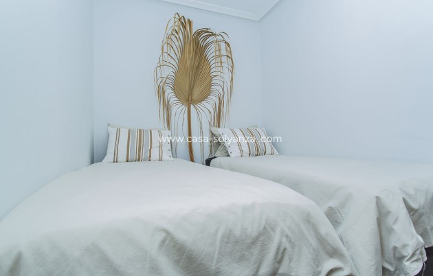 Resale - Apartment / flat - Torrevieja - La Mata