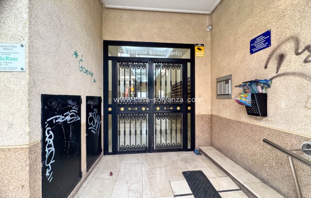 Reventa - Apartamento / piso - Torrevieja - Torrevieja Centro
