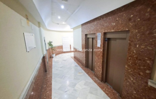 Resale - Apartment / flat - Torrevieja - Torrevieja Centro