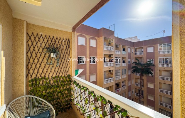 Resale - Apartment / flat - Torrevieja - Torrevieja Centro
