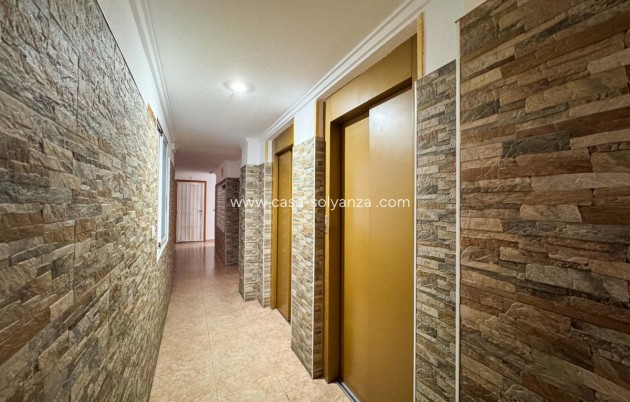 Resale - Apartment / flat - Torrevieja - Torrevieja Centro