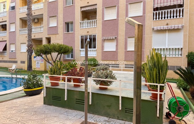 Resale - Apartment / flat - Torrevieja - Torrevieja Centro