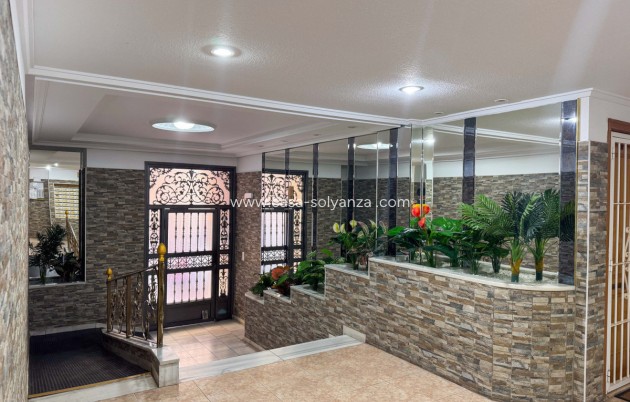 Resale - Apartment / flat - Torrevieja - Torrevieja Centro