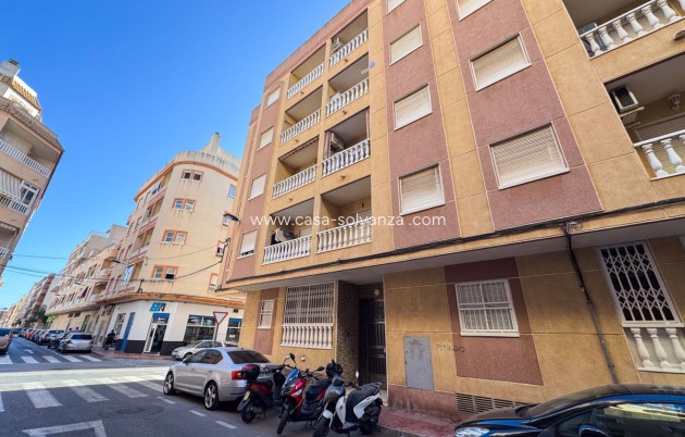 Resale - Apartment / flat - Torrevieja - Torrevieja Centro